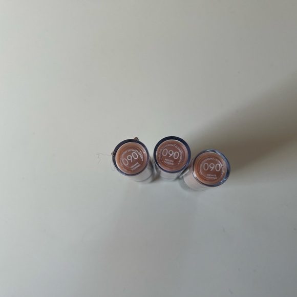 3 New Revlon Ultimate Suede Lipstick 090 Private Viewing Read